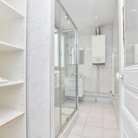 Serene - 2br 6p - Menilmontant 아파트 *